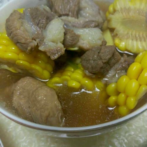 飯前喝湯還是飯後喝湯？營養師：過年喝湯時，不要犯3個錯誤