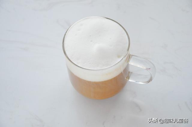 焦糖的甜，奶泡的綿密，咖啡的醇香，一杯咖啡瞬間解乏