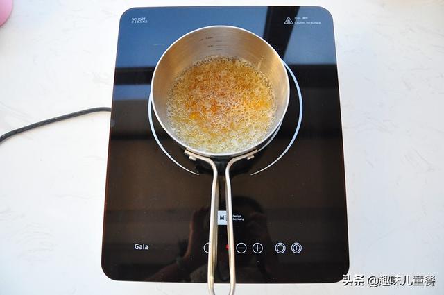 焦糖的甜，奶泡的綿密，咖啡的醇香，一杯咖啡瞬間解乏