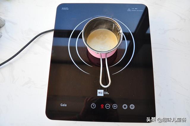 焦糖的甜，奶泡的綿密，咖啡的醇香，一杯咖啡瞬間解乏