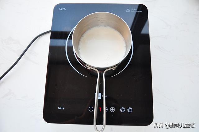 焦糖的甜，奶泡的綿密，咖啡的醇香，一杯咖啡瞬間解乏