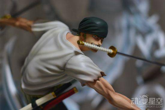 《海賊王》索隆三刀流龍捲風雕像 飛龍升天霸氣爆表