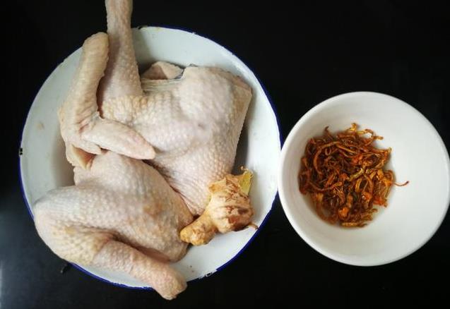 阿嬤做的原味蒸雞，材料簡單，方法也簡單，鮮美嫩滑，吃過都讚不絕口