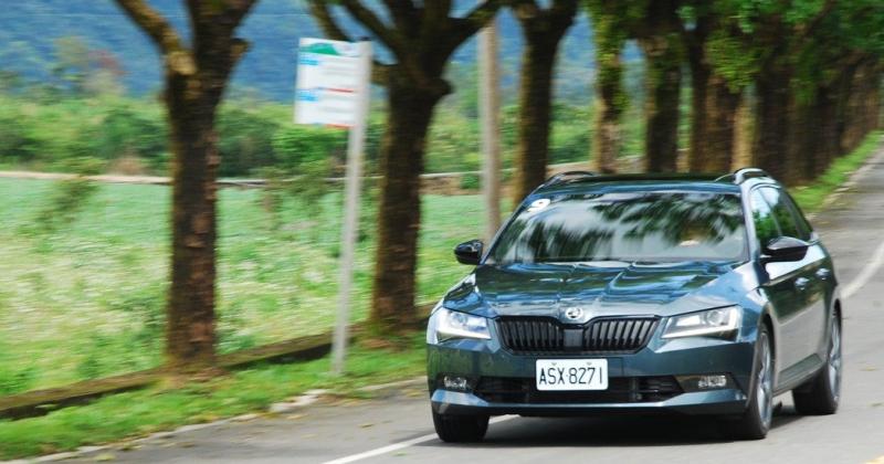 人妻的願望  2019年式 Superb combi sportline