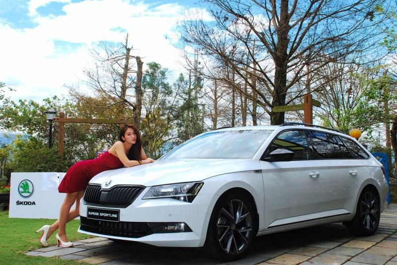 人妻的願望  2019年式 Superb combi sportline