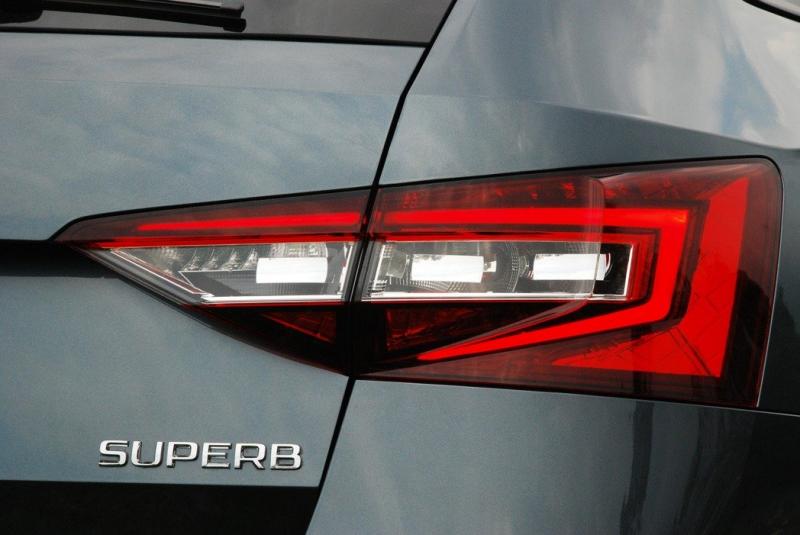 人妻的願望  2019年式 Superb combi sportline