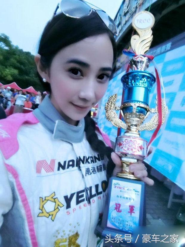 台灣最美性感女賽車手，身材好到爆，車技一級棒