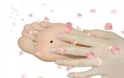 看看你身上這10處有痣嗎？只要有一個，恭喜你了，今生註定發達 
