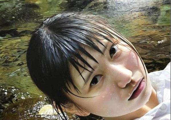 「人類極限！」日本畫家作品「水中少女」引熱議，放大10倍後網友頓時不淡定了