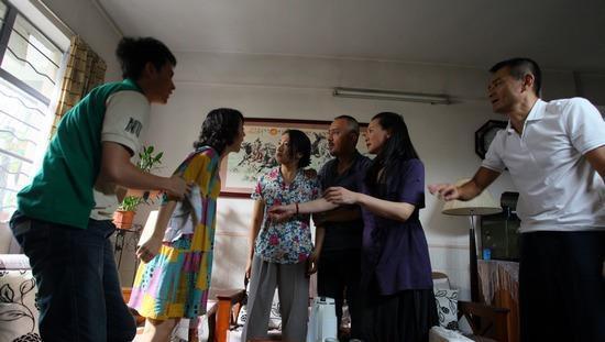 3年不孕，婆婆讓離婚，每月給老公三千，半年後遇婆婆，傻住