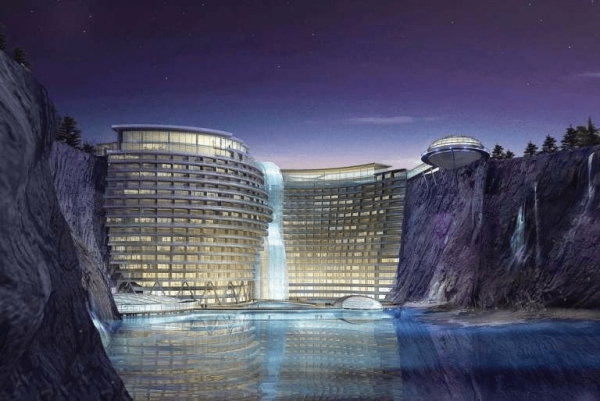「破坑」大翻身！設計師把這坑改建成「華麗五星級酒店」，「水下客房」富豪們都搶著要住！