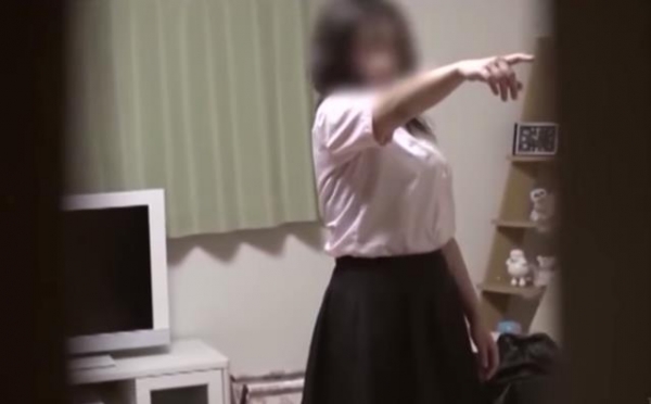 請慎入 女子一回家就開始做出詭異舉動真的看到叫出來 這三段靈異V8你敢挑戰嗎（影片）
