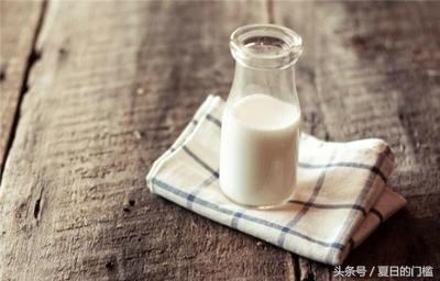 清潔阿姨教你一招，一個星期不用拖地，地板依然乾淨！