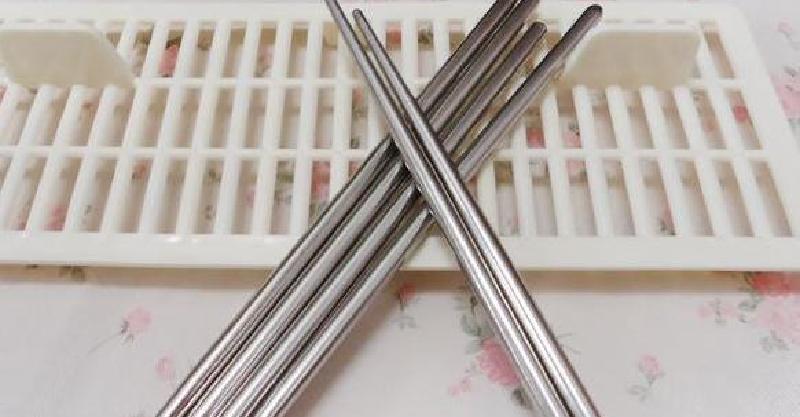 這幾種筷子千萬不要買，買了也不要用，很多家庭都有，快回家扔掉