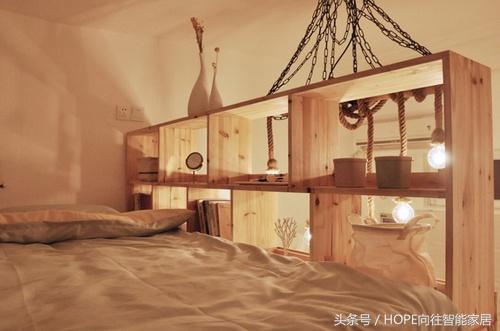 男子租「不到4坪」破爛房一個月後實在忍不了！他動手將它爆改成「複式小家」，房東樂到開花！