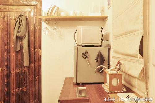 男子租「不到4坪」破爛房一個月後實在忍不了！他動手將它爆改成「複式小家」，房東樂到開花！