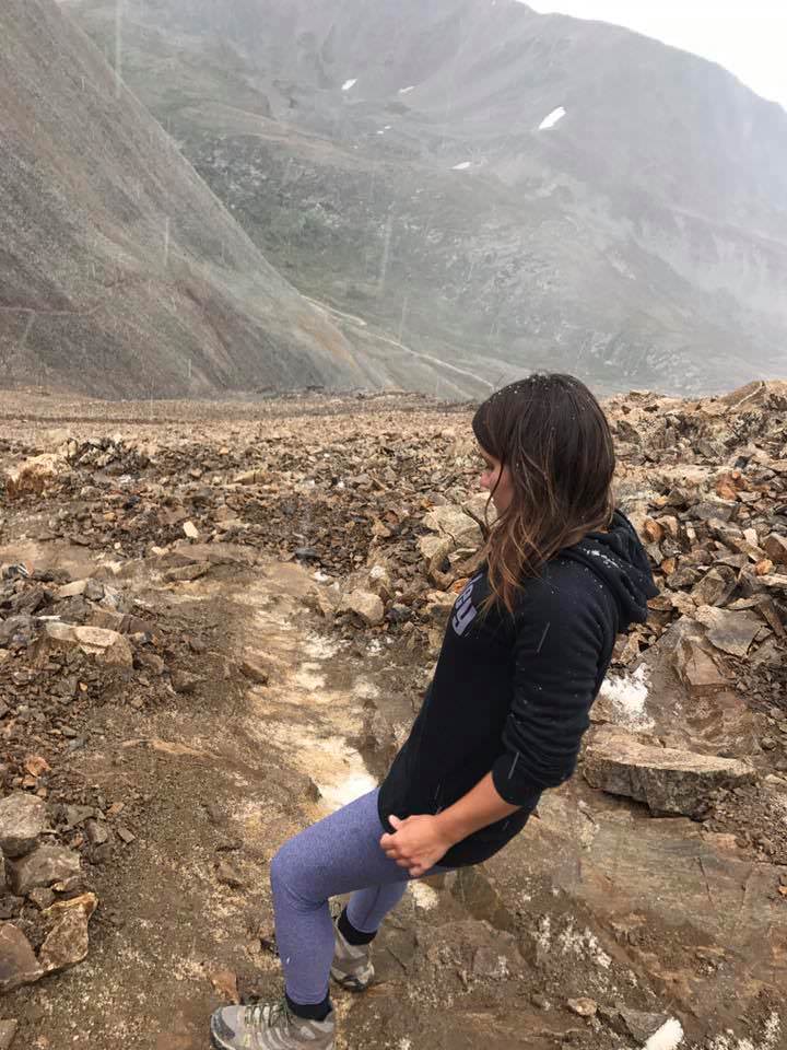 她堅持爬上「晚上會傳出哭聲」的山　結果找到的生命讓大家都淚謝 