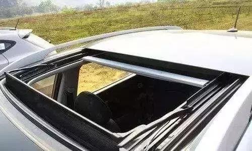最沒用的汽車配置，一年用不了幾次，老司機：因為你不會用