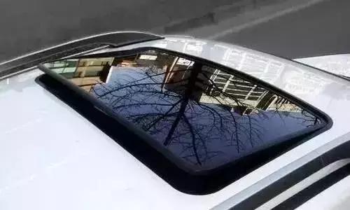 最沒用的汽車配置，一年用不了幾次，老司機：因為你不會用