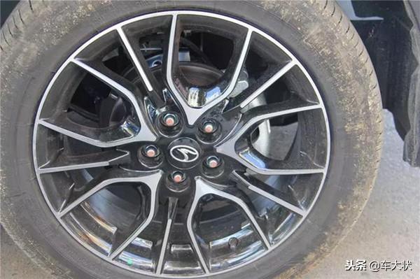 車子開久了，車內噪音越來越大，是這個地方出了問題，簡單搞定！
