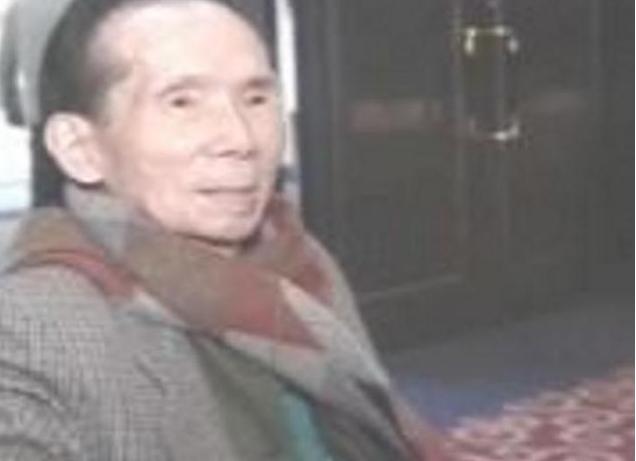 他生於臺北，身高僅1.58米，93歲去世，4萬人參加葬禮，5個女兒卻無人敢娶...