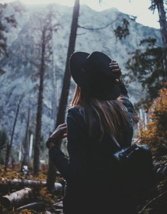 深夜低語：你知道嗎？我「難過」的不是分手，而是分手後的每一天都會「想起了你」.... 