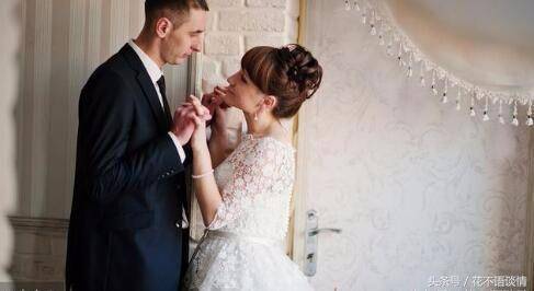 我兒子滿月 繼母來看孩子 鞋上沾著泥 不受公婆待見 隔早婆婆頻頻喊我名字