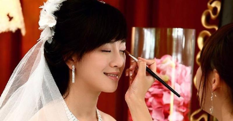 結婚時丈母娘不收聘金本來我暗 爽，如今我才知道「她都計劃好了」！如今後悔莫及...