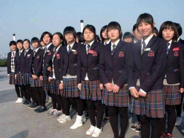 妻子離婚後懷孕，獨自撫養孩子，5年後家中來了貴人，愣住了