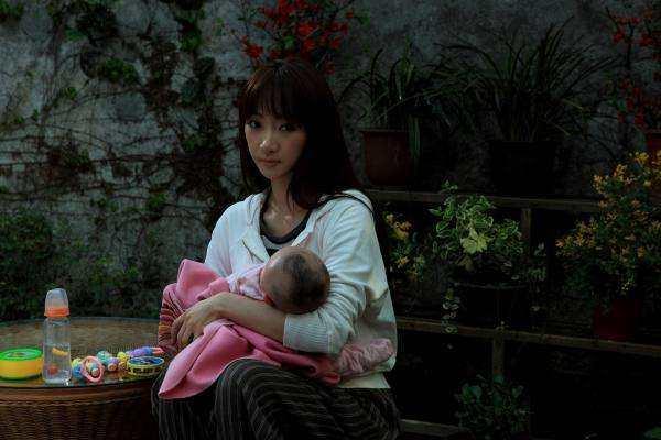 老公去世婆婆跪下求我生下遺腹子 3個月後她卻讓我抱孩子滾