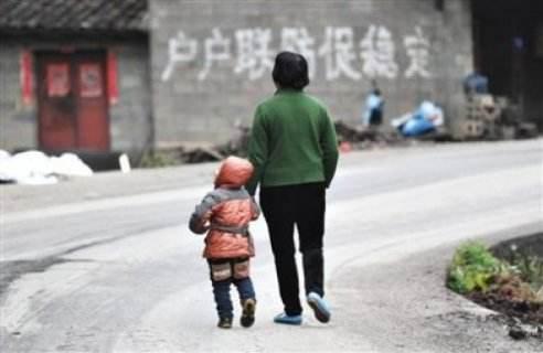 農村婆婆帶外孫女到我家裡玩 小姑子一番話我把她們趕回鄉下