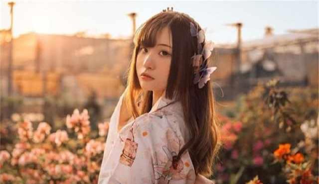 快過年了我給准婆婆送臘肉，進門聽到她和男友對話，我轉身離開了