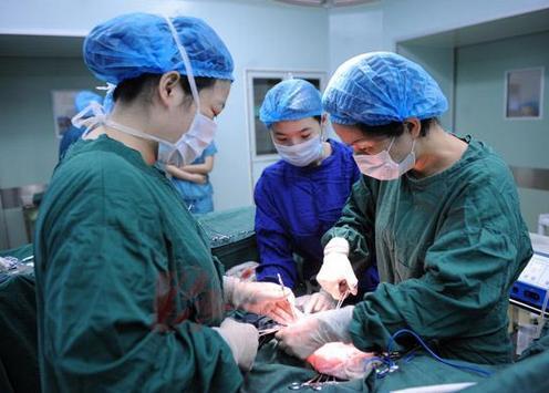 孕婦十月懷胎卻天天在打麻將，看到孩子出生後，醫生嚇得腿發軟