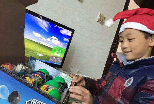 孩子問我聖誕老人是不是假的，我該怎麼回答？這位爸爸的做法太棒