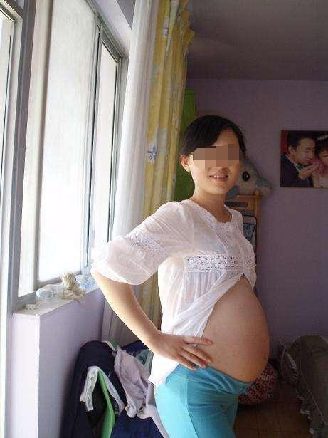 他聽見孕妻的肚子「傳來胎兒笑聲」嚇得兩眼發直！醫生一聽嚇壞：「胎兒可能不保了...」