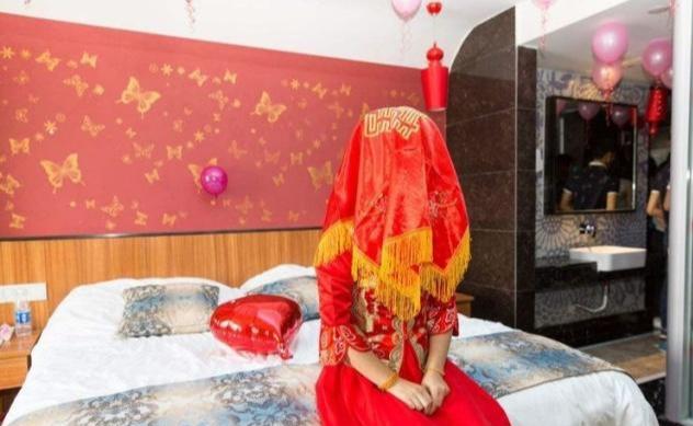 兒子去世後，婆婆逼兒媳凈身出戶，兒媳再婚後收到去世丈夫的轉帳