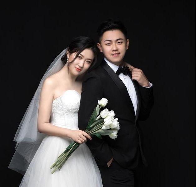 骨折沒好利索，老公逼俺春節去婆家，看到小姑子錯發信息，俺失控
