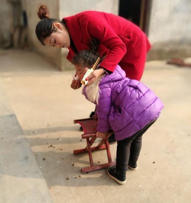 因5歲小侄女的兩句話，弟弟讓我別回娘家，我媽也罵我白眼狼！