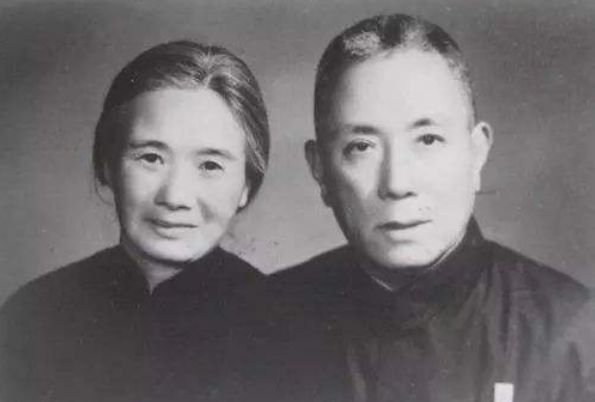 婚後發現丈夫另有所愛，她決定成全丈夫，卻不想丈夫懷念她一生