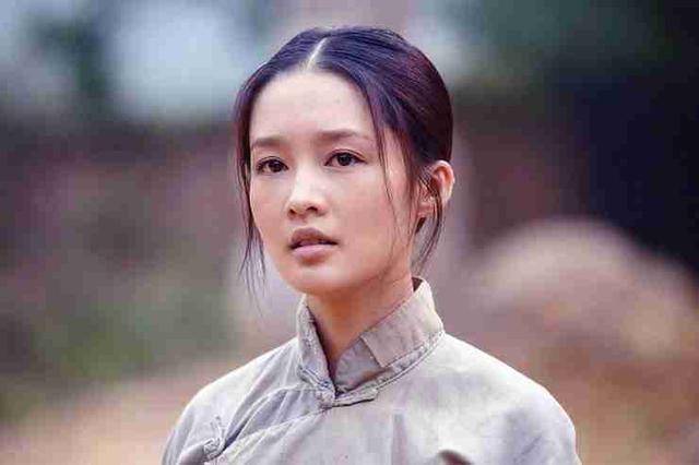 房子被拆老人出城投靠小兒子卻被趕，大兒子雖已不在世他仍找大媳婦，「媳婦的態度」讓他哭了