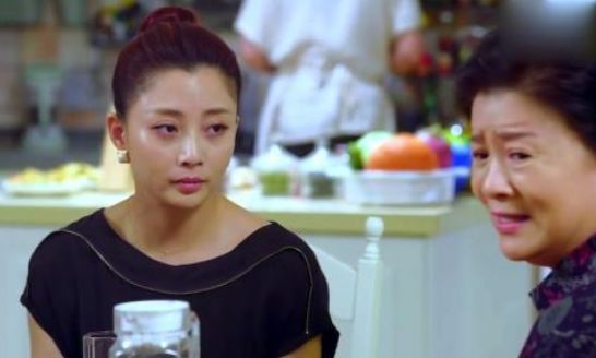 孕婦突然破了羊水，錯把信息發給了婆婆，看到回復，女子寒心