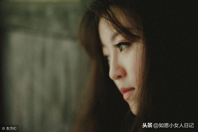 一個中年女人的無奈要掙錢，要做家務，要管孩子，沒有時間愛自己