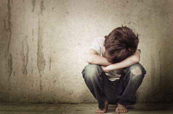 男子「拒絕扶養」重病母！自爆「悲慘童年」所有人都傻了...最後判決讓媽媽沉默了..