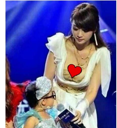 中國兒童節目主持人「挺長輩嚇小孩」炸開高衩！網友砲轟：是去哺乳還主持啊！