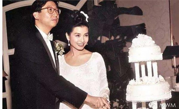 58歲鍾楚紅素顏照曝光！滿臉皺紋毫不在意，堅持不整容、不修圖才是最美的女人
