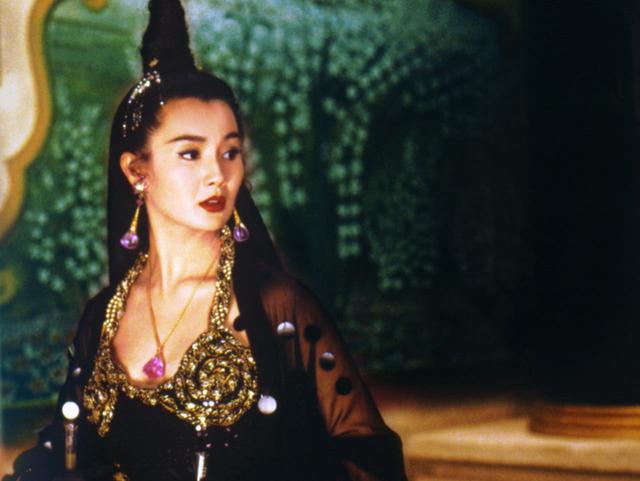 《東成西就》五大美女近照：張曼玉美貌崩塌，王祖賢新照宛如少女，而她才是【人生贏家】