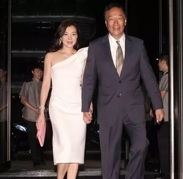 台灣首富郭台銘妻子近照曝光，結婚十年仍無權分割老公財產