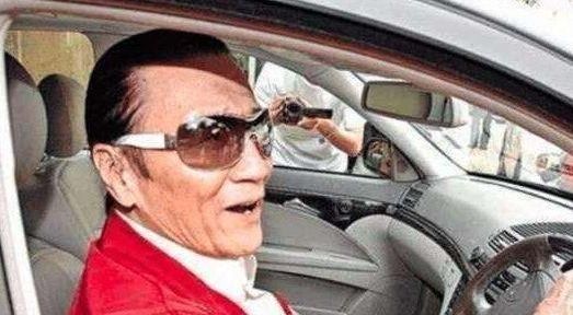 張柏芝攜子返港，謝賢開車接機，謝霆鋒：記清楚你是誰！