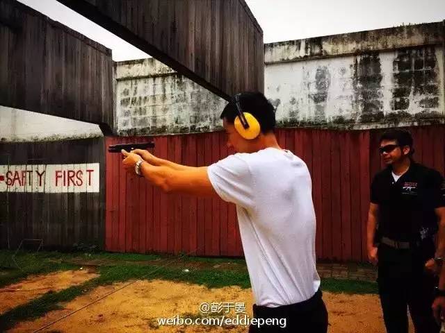 彭於晏：從欠債5千萬到國民老公，從胖渣到國民男神，他自導自演了一部人生勵志劇。沒有才華，你只能拿命拼 ！