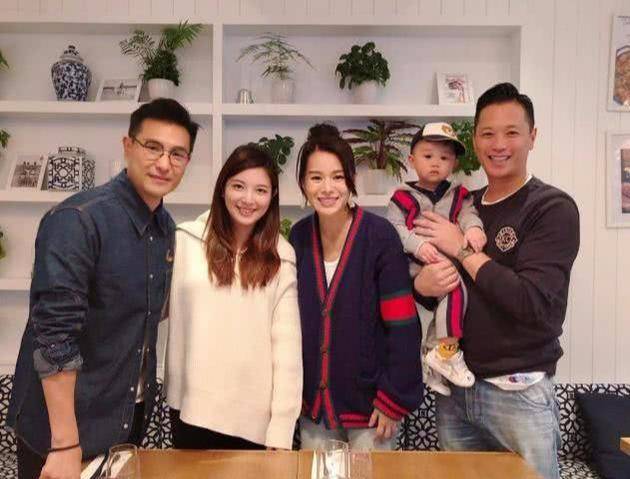 胡杏兒宣布懷孕後首次現身，與陳展鵬孕妻相聚，奕霆仔又搶鏡了